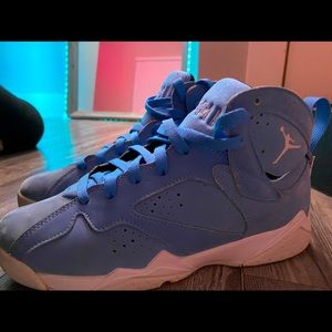 Jordan 7 retro Pantone